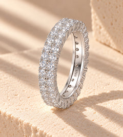 The Solène Ring — pavé detail